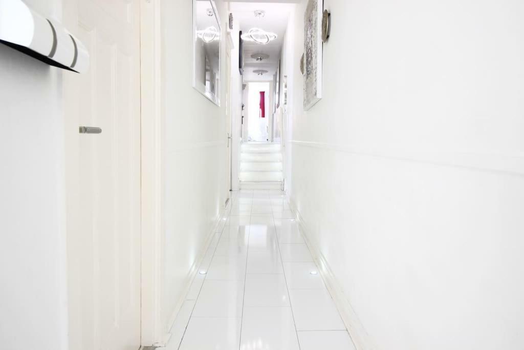 White Luxury Penthouse In Centre Căn hộ Amsterdam