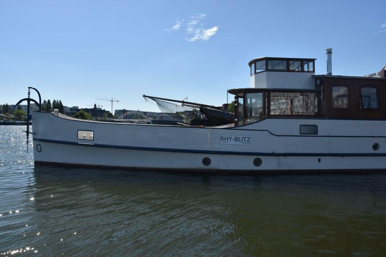 Houseboat Ms Rhy Blitz Bateau-hôtel *