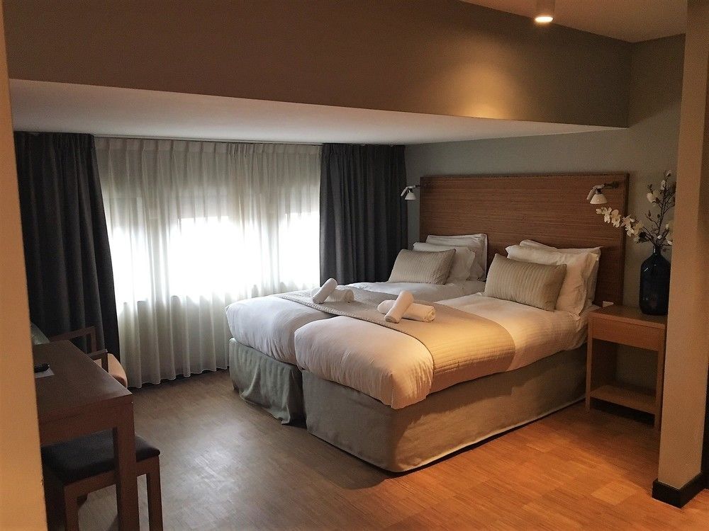 Khách sạn The Bank 3*