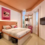 City Hotel