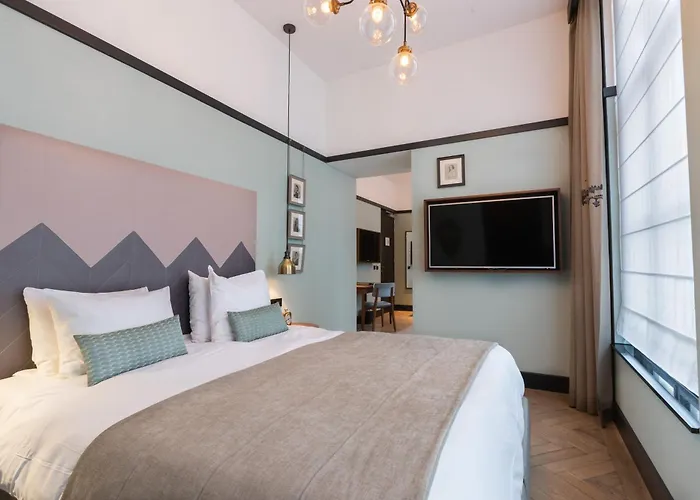 The Hendrick\'s Hotel