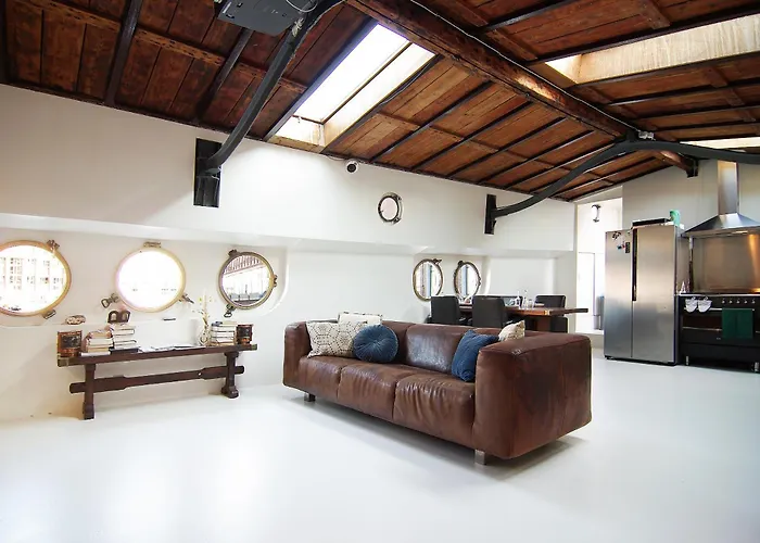 Najade Eco Houseboat
