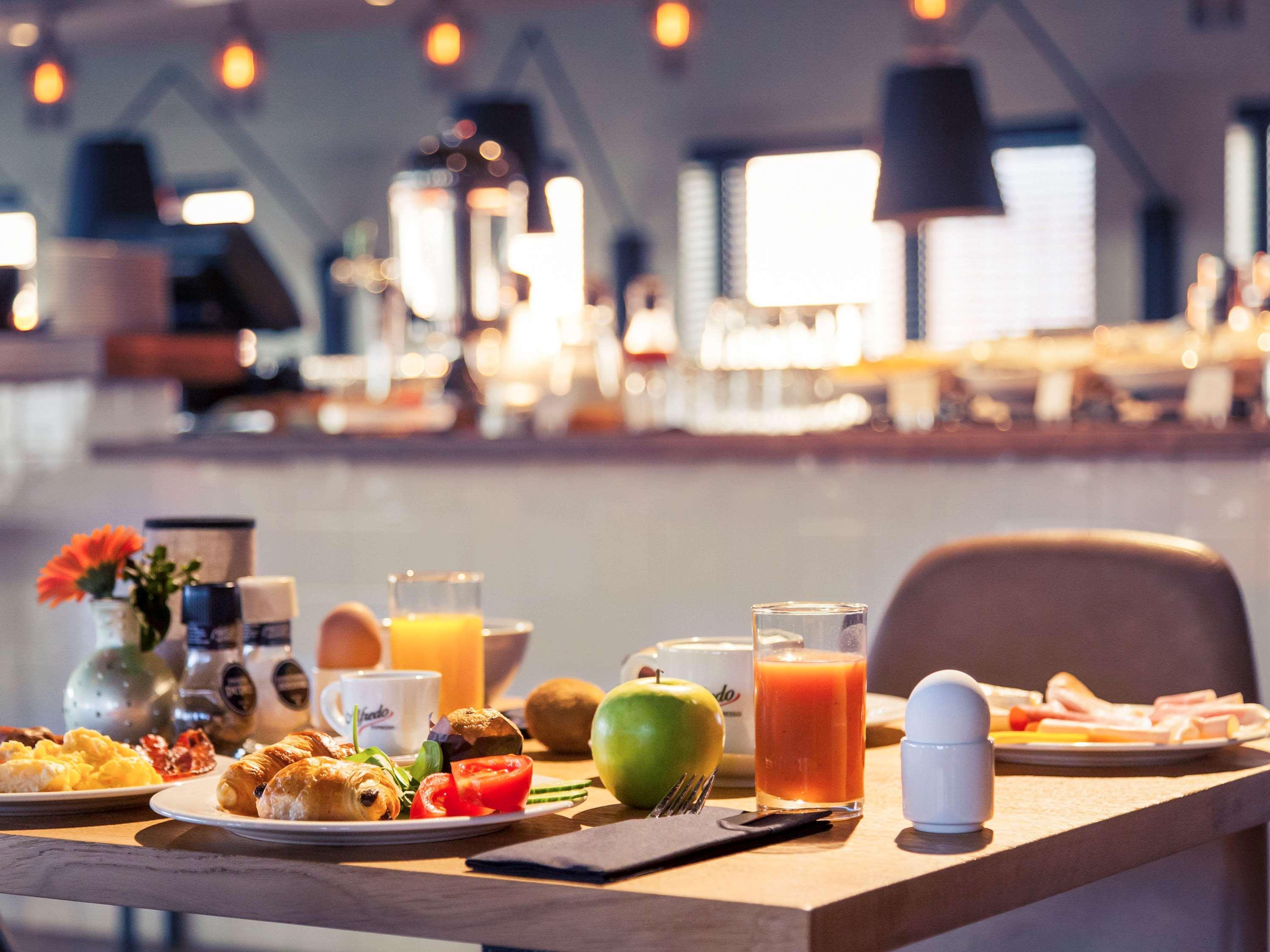 Hotel Mercure Sloterdijk Station 4*