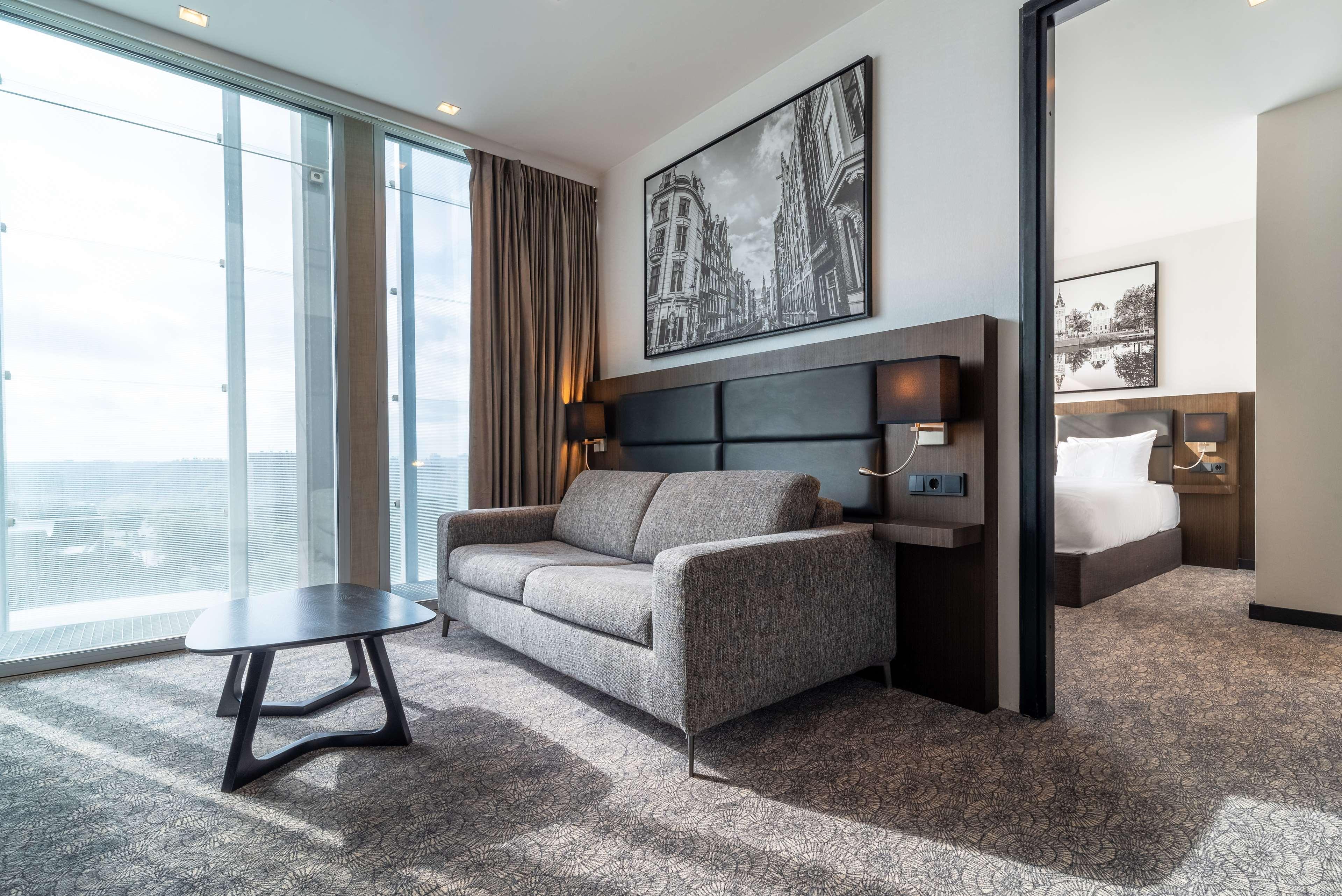 Khách sạn Radisson And South 4*