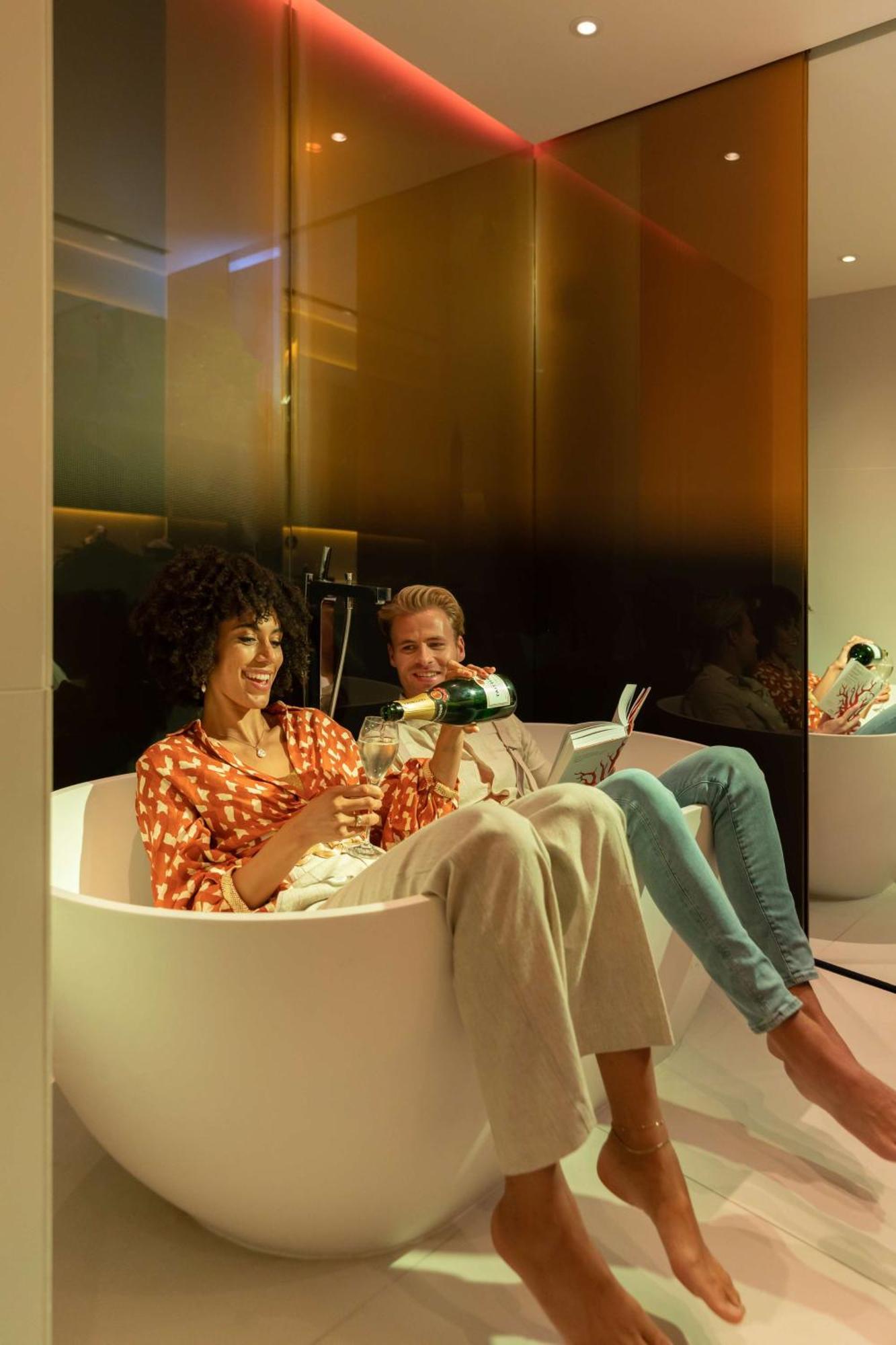 Art'otel Amsterdam, Powered By Radisson 4* Amesterdão