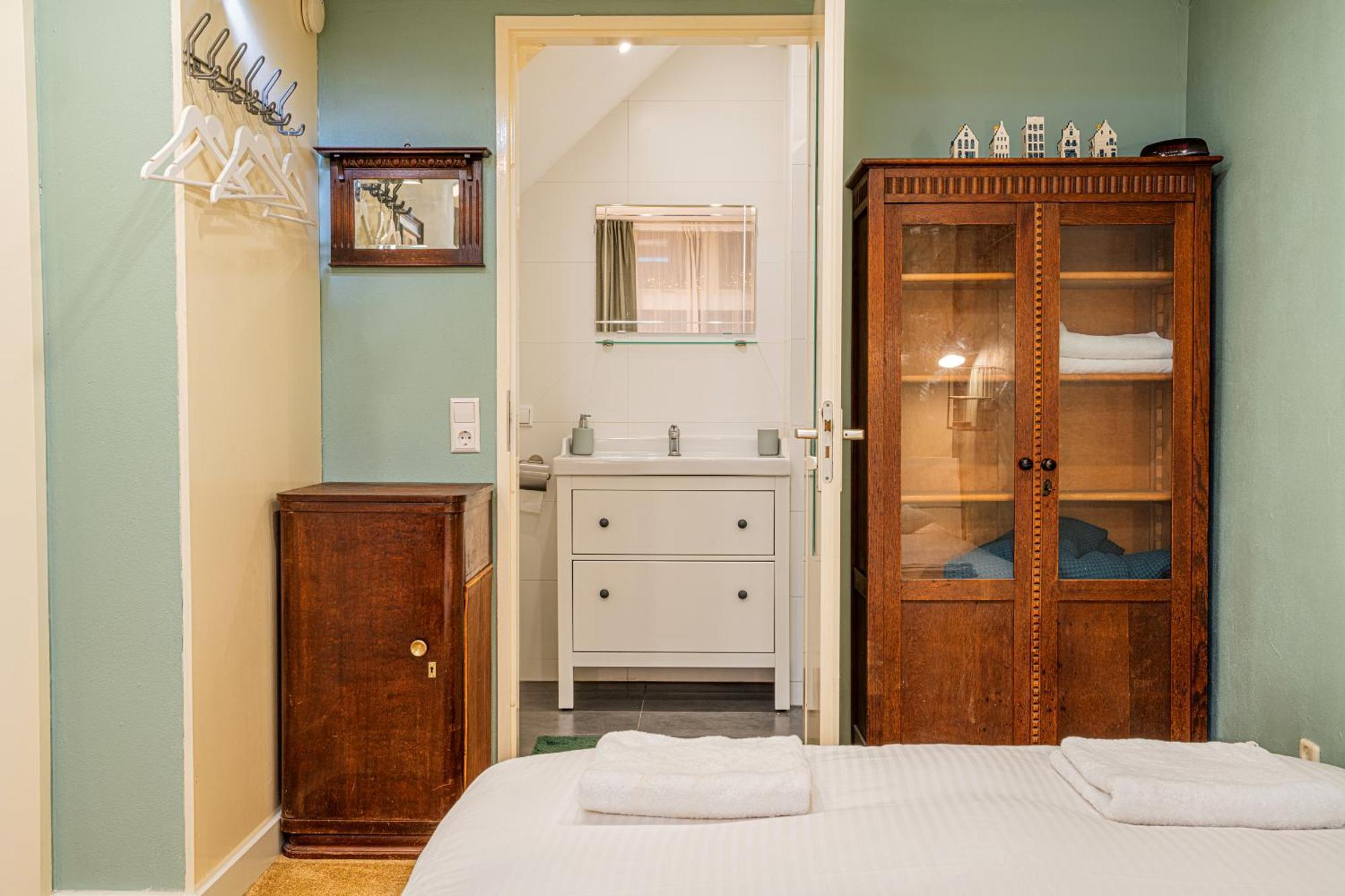 Hospedagem domiciliar Fully Fitted - 15 Min From Station *