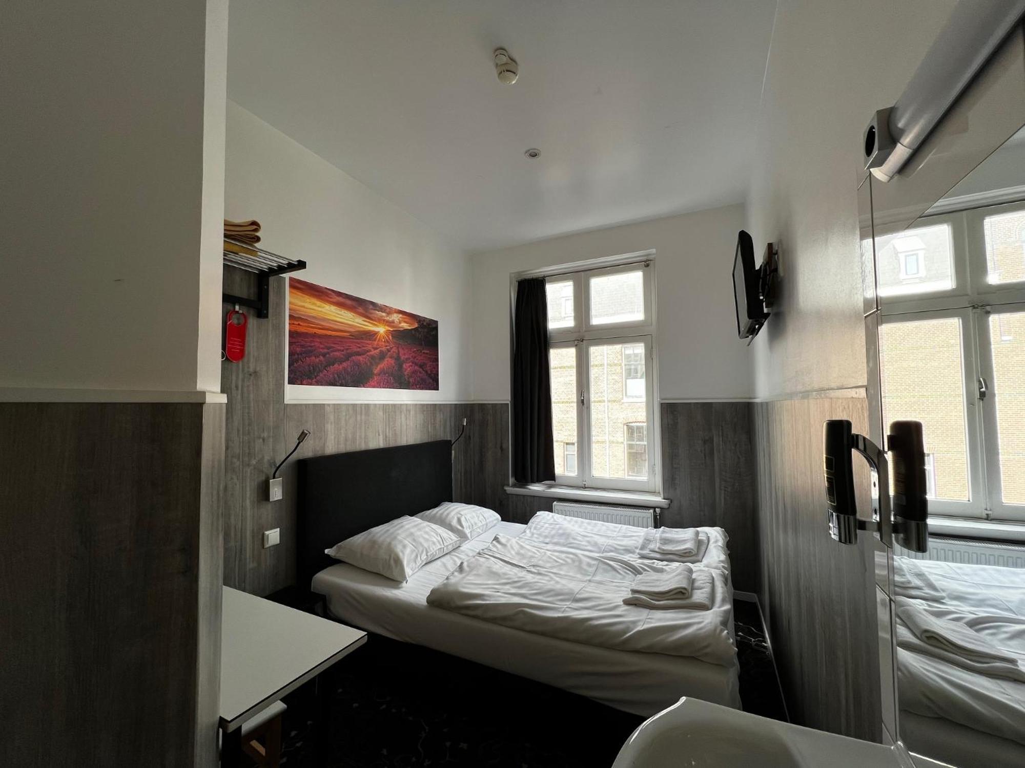 Budget Trianon Hotel