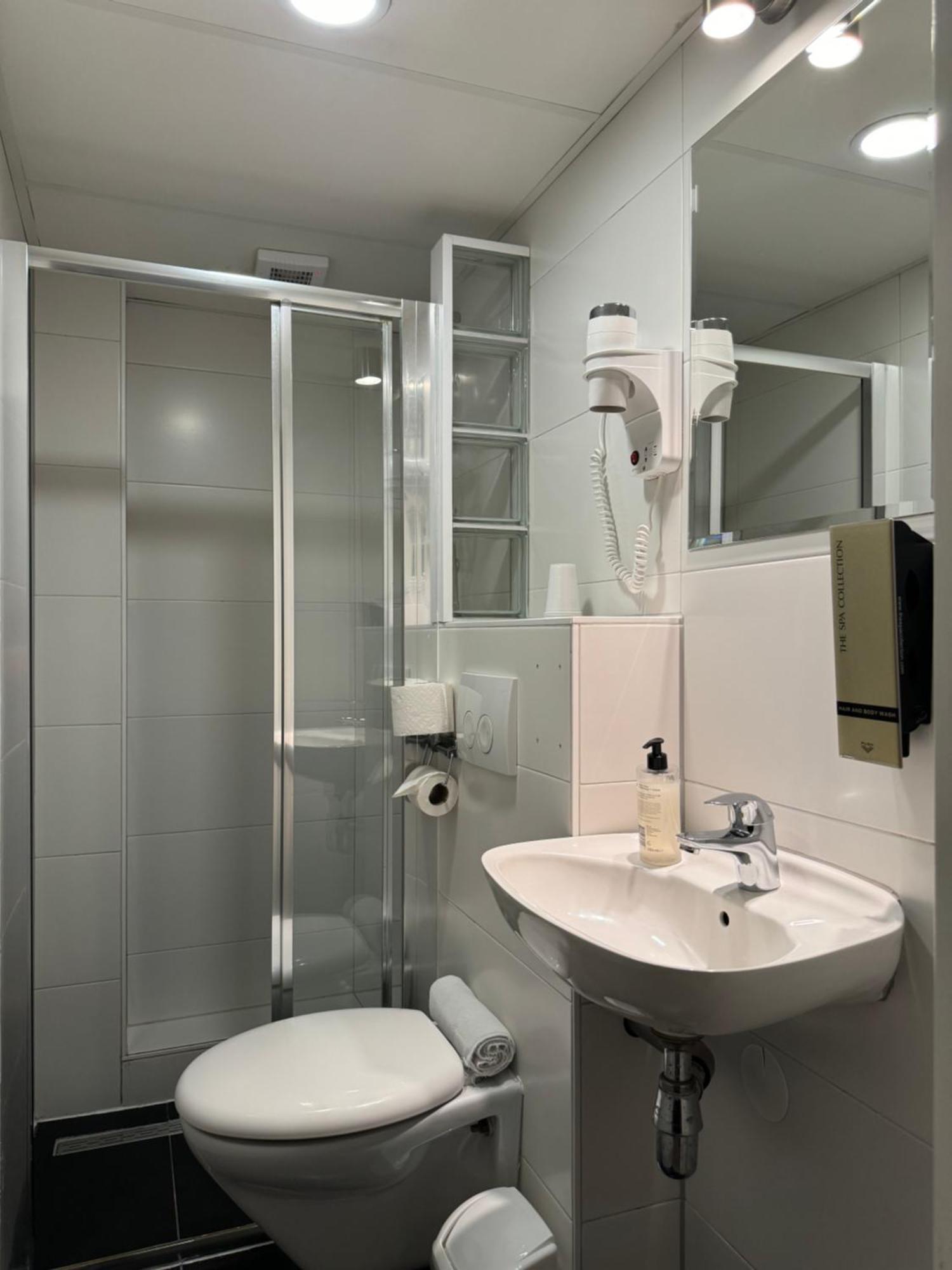 Khách sạn Titus Centre 2*