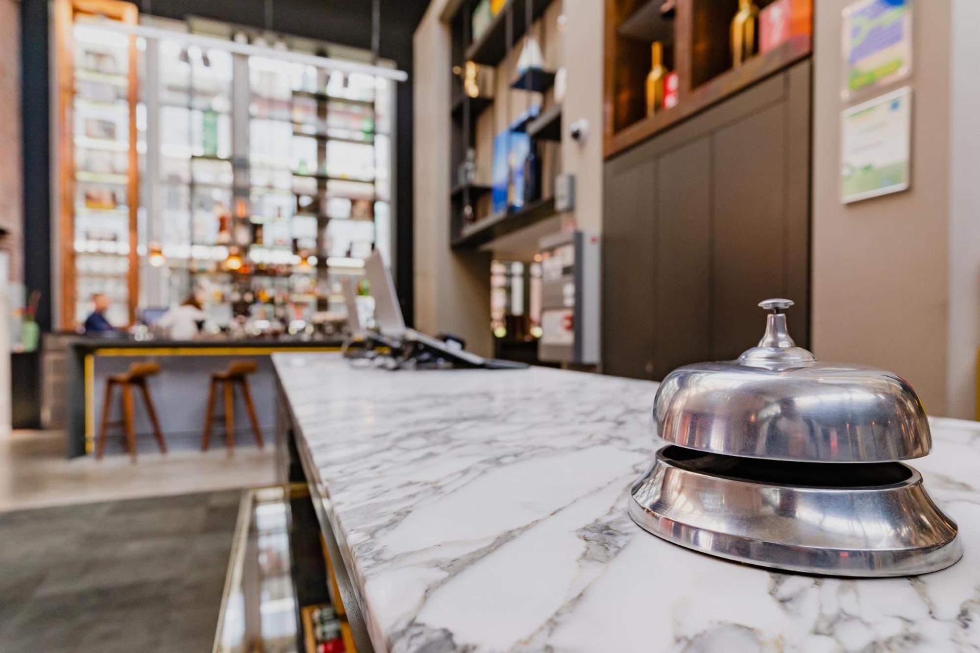 De Hallen Khách sạn 4*