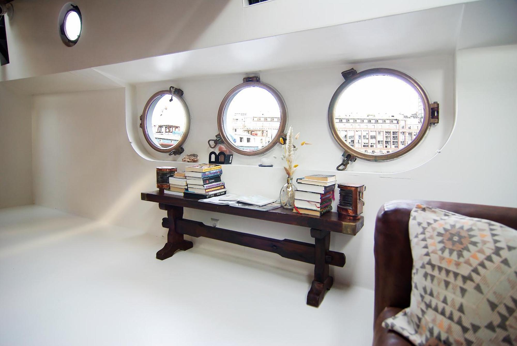 Botel Najade Eco Houseboat Amsterdam