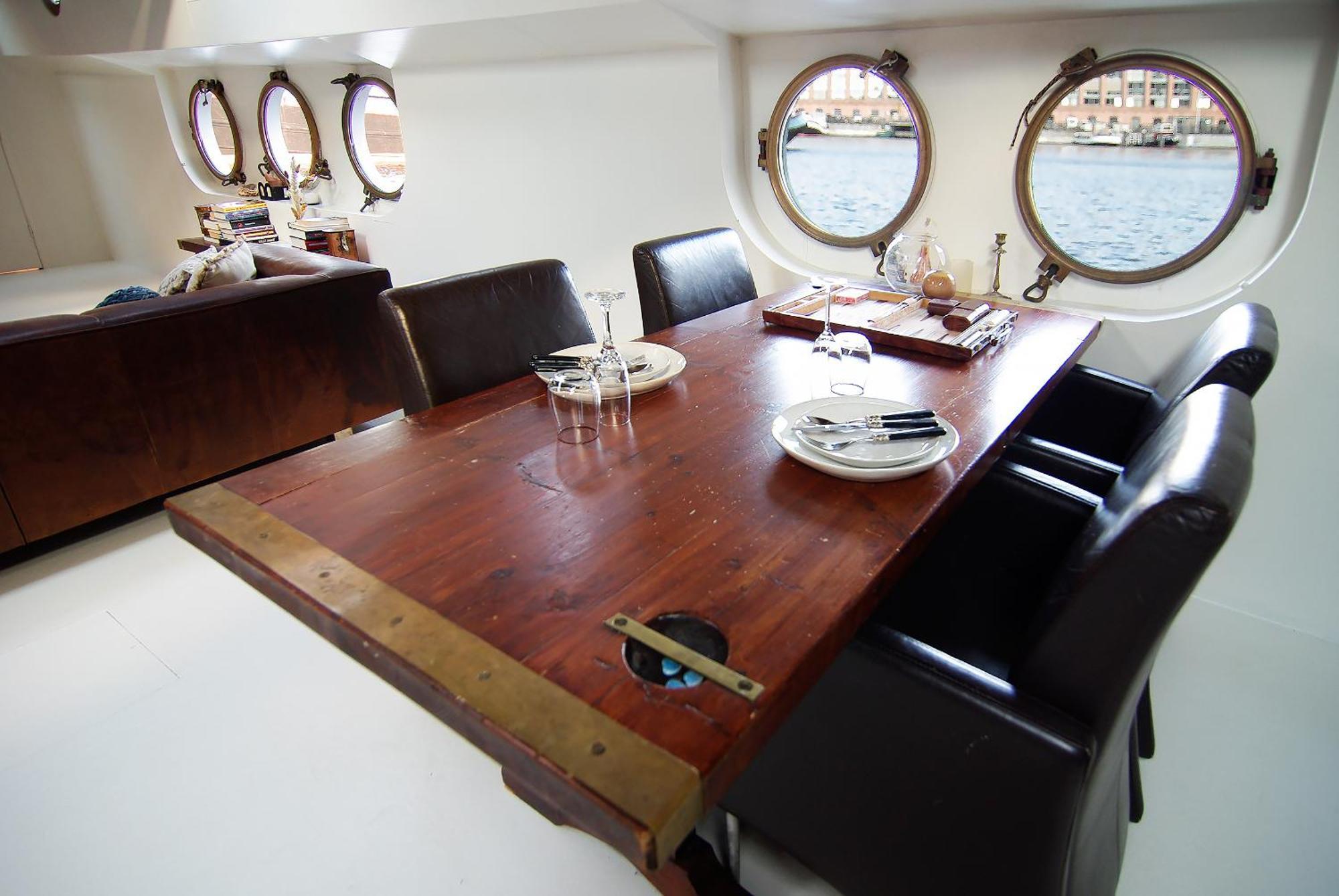 Botel Najade Eco Houseboat