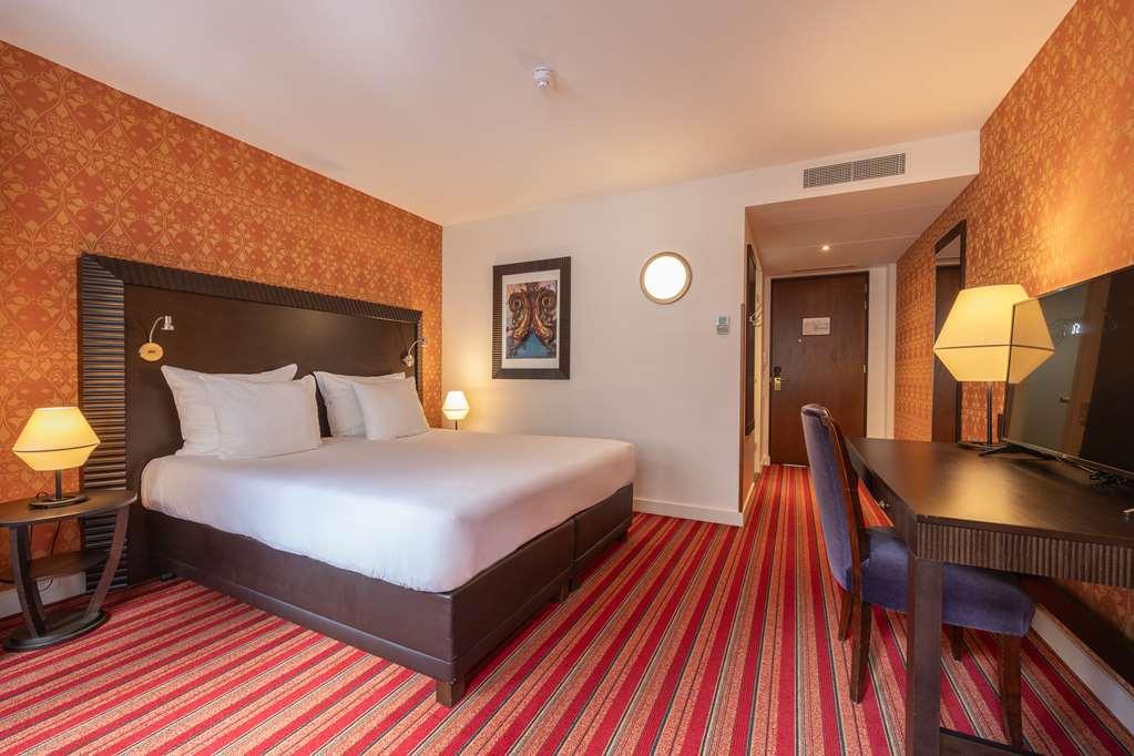 Khách sạn Grand Amrath 5*