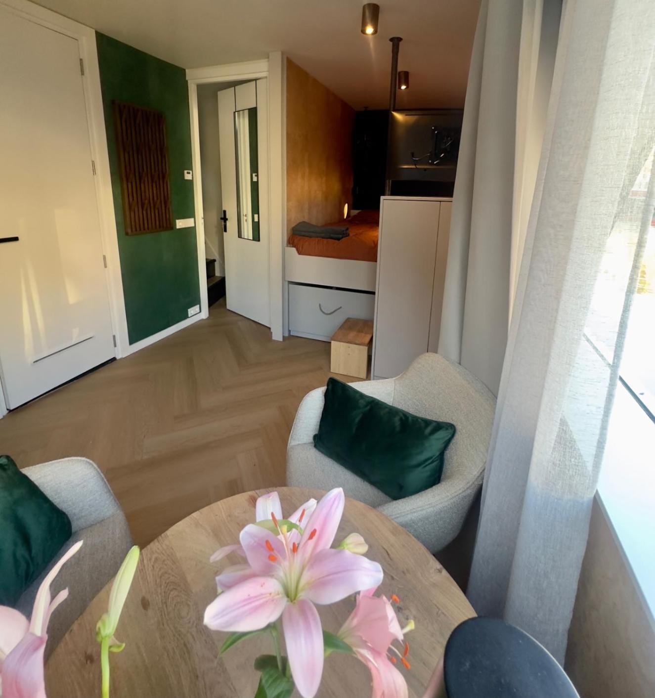 Cozy Cabin At Houseboat Botel *