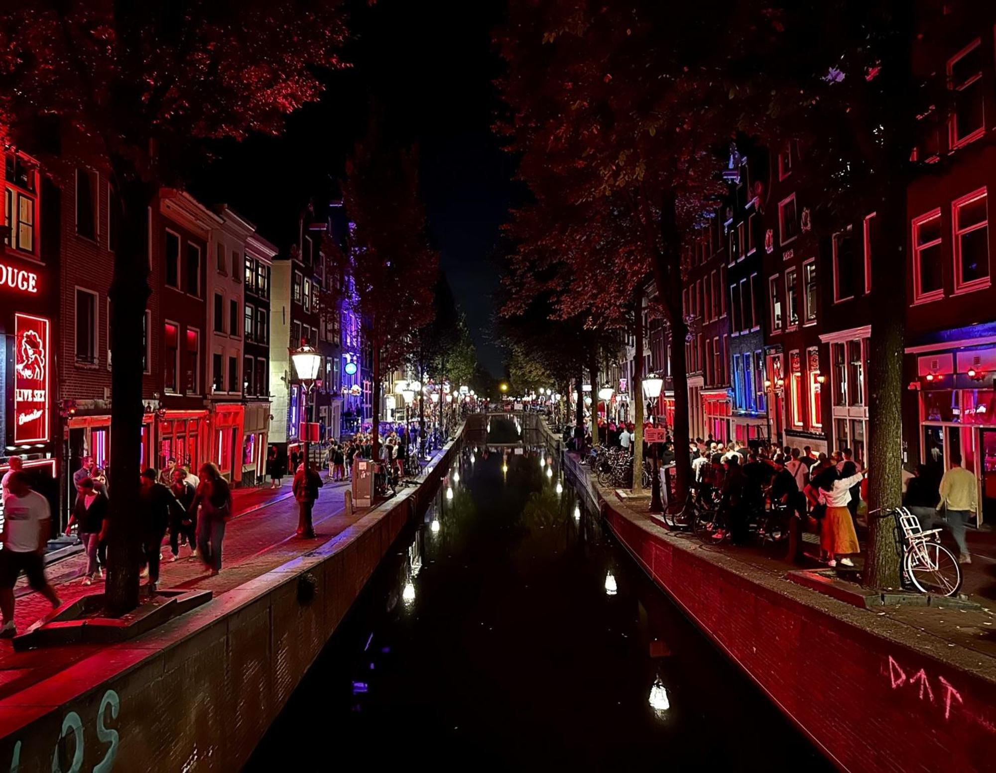 Studio's In The Center Of With Canal View! Gasthuis Amsterdam