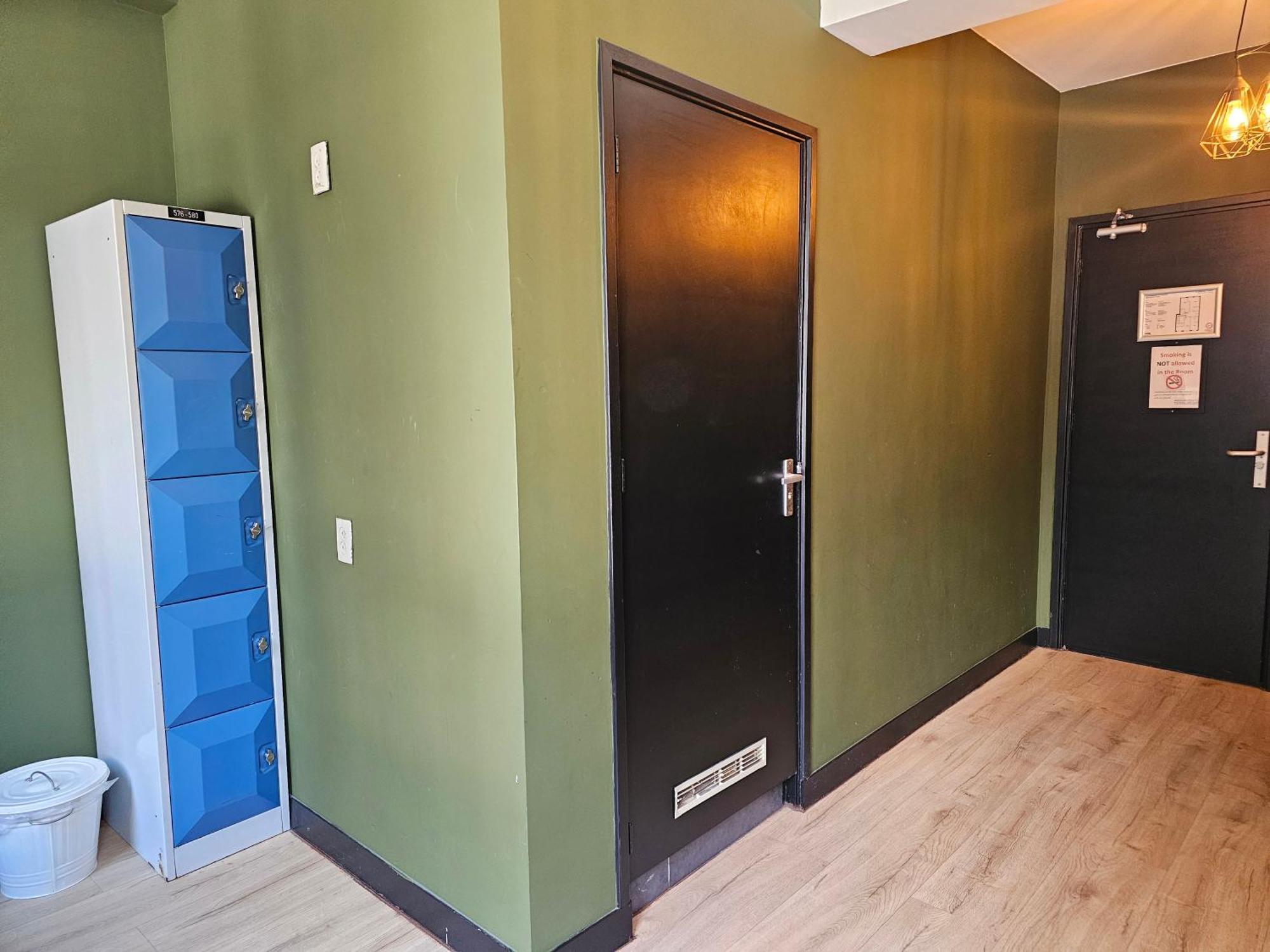 Crossroads Hostel Amsterdam Albergue *