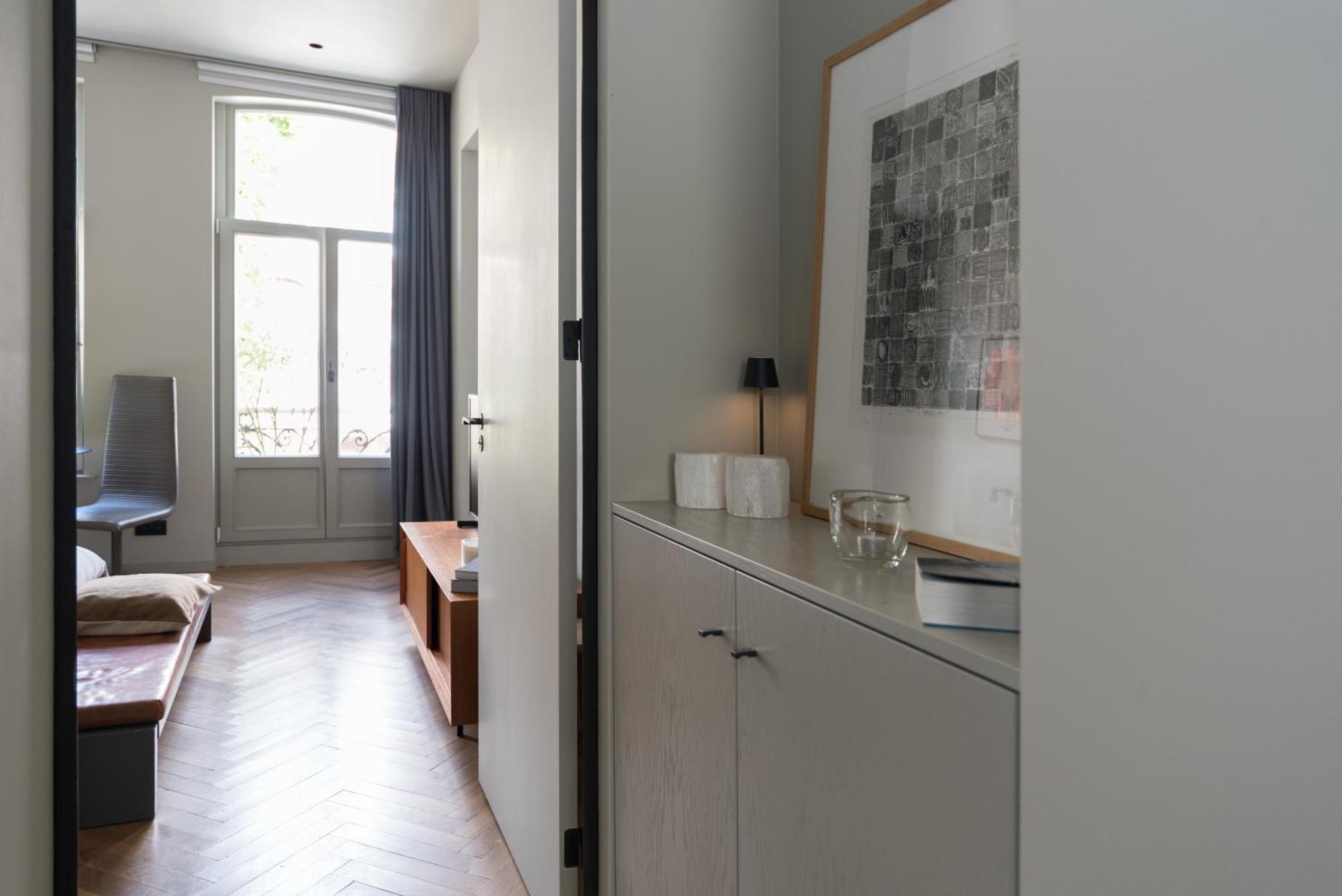 Bed & Breakfast Vondel 99 *
