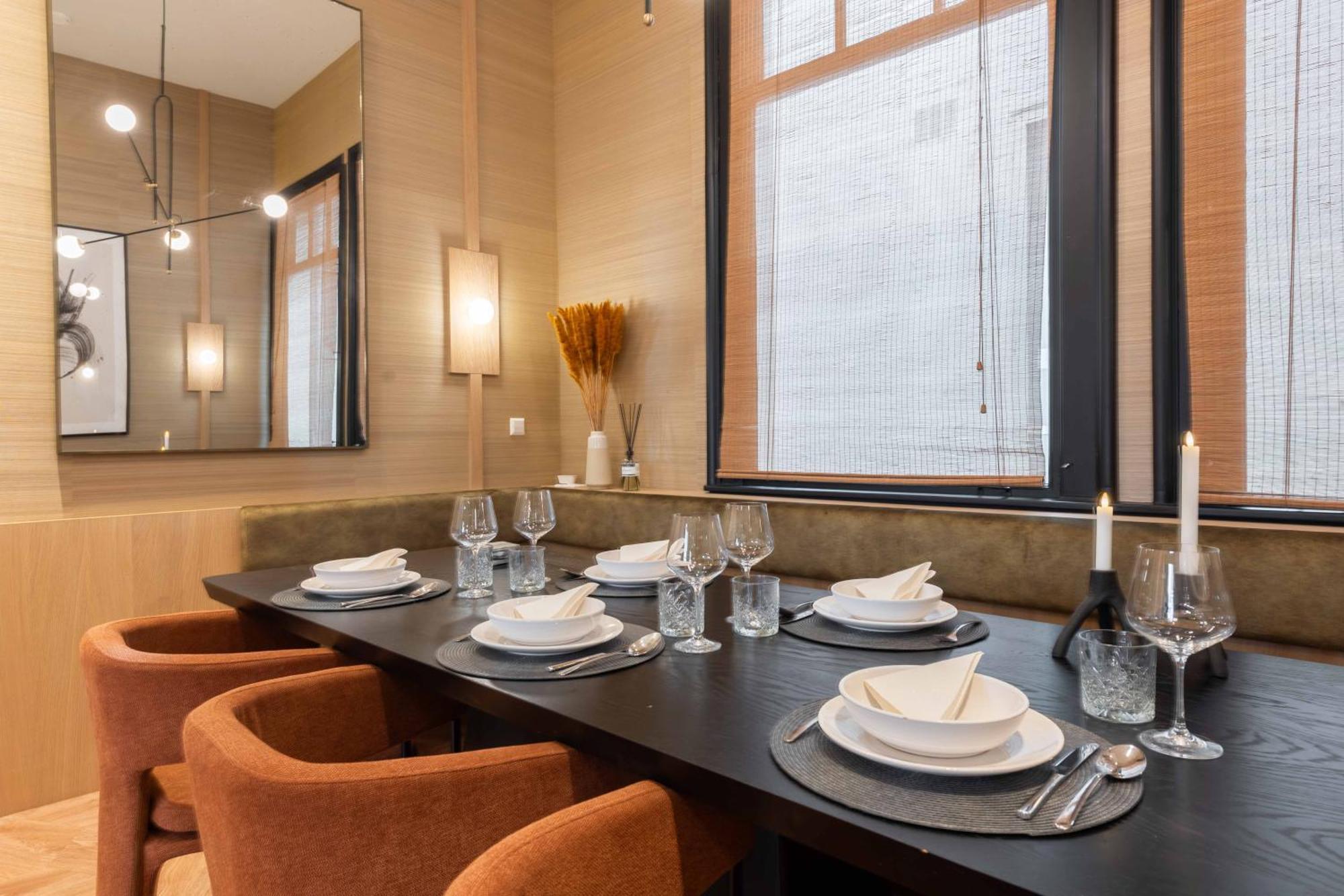 Căn hộ Newly Renovated Luxurious 200 Sqm Loft In Centre *