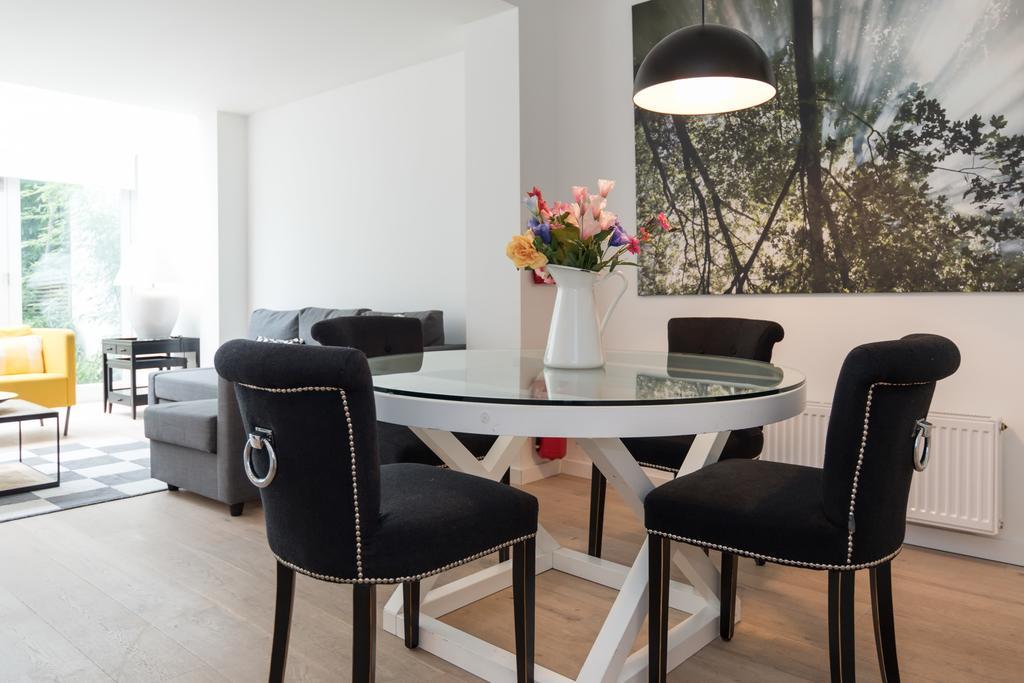 Ruby Van Gogh Apartment
