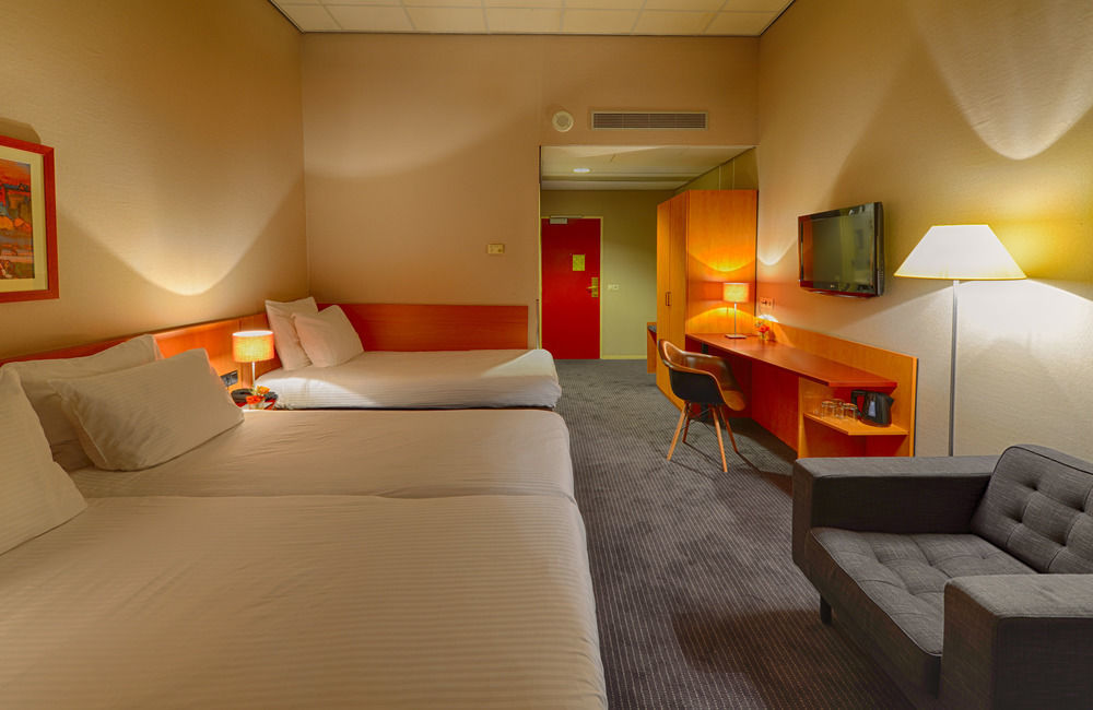 Leonardo City Center 4*