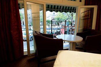 Singel Hotel 3*