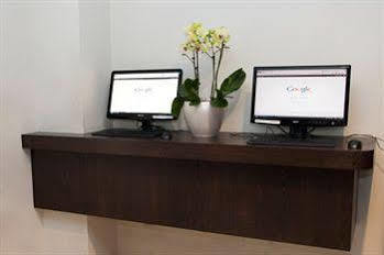 Acca International Hotel 3*