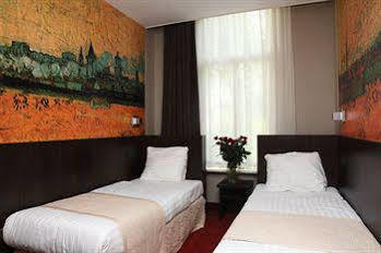 Khách sạn Acca International 3*