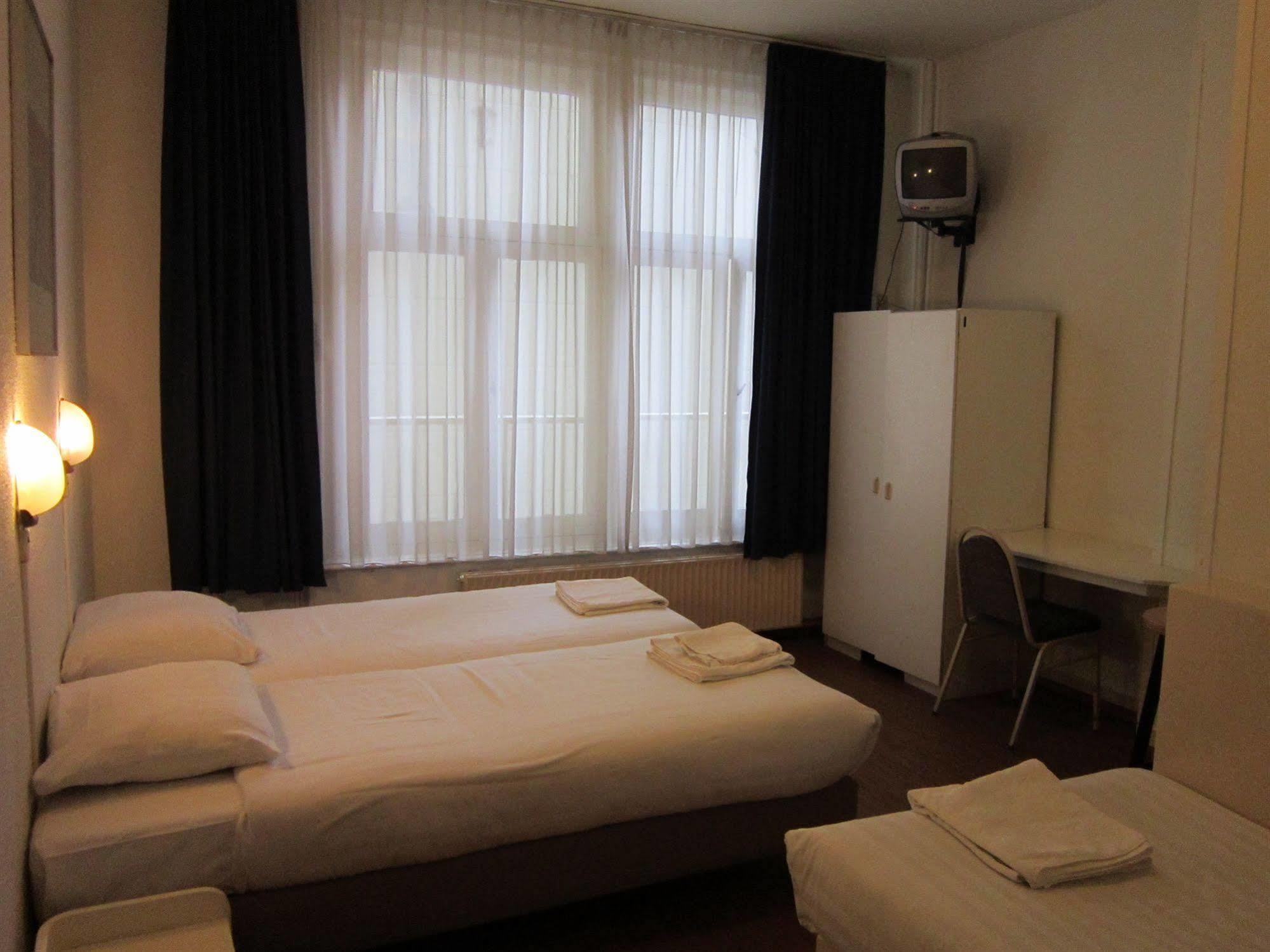 Khách sạn Titus Centre 2*