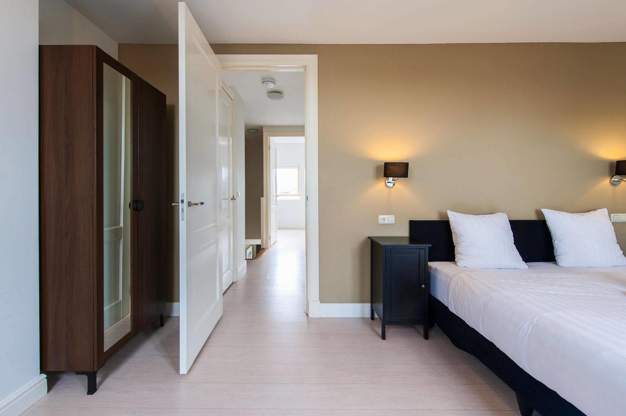 Apartment Short Group Dapper Market Serviced