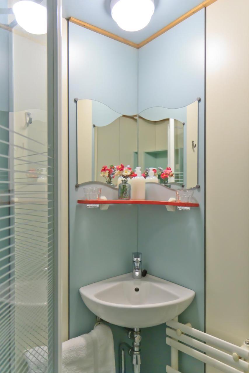 Hotelboat Fleur Khách sạn