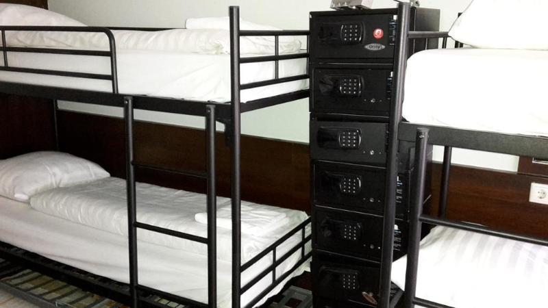 Khách sạn Damrak 3*