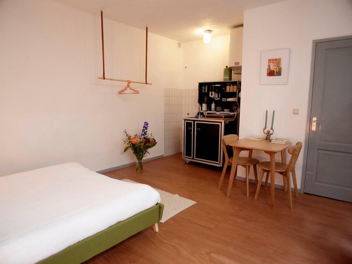 Acomodação com café da manhã  The One Roomed