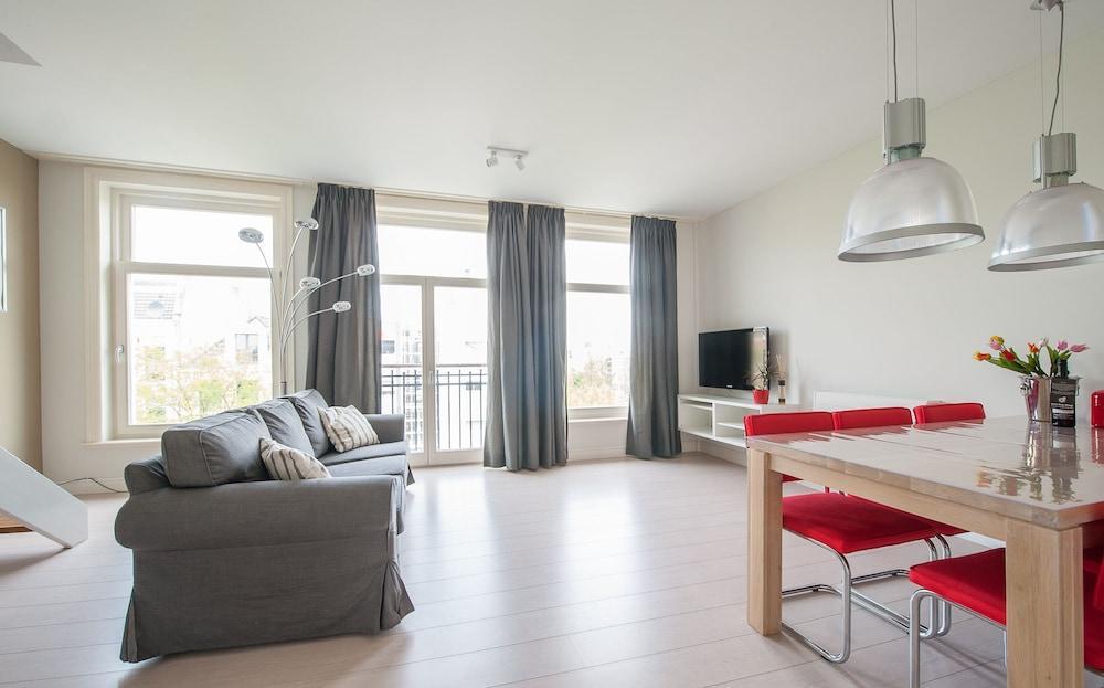 Short Group Dapper Market Serviced Apartment