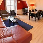 Dutch Masters Short Stay Apartments