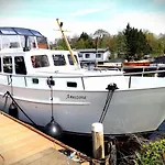 Motor Yacht Amazone