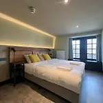 Amigo Hotel
