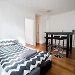 Haarlemmerstraat Bed&Breakfast next to Central Station