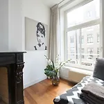 Haarlemmerstraat Bed&Breakfast next to Central Station