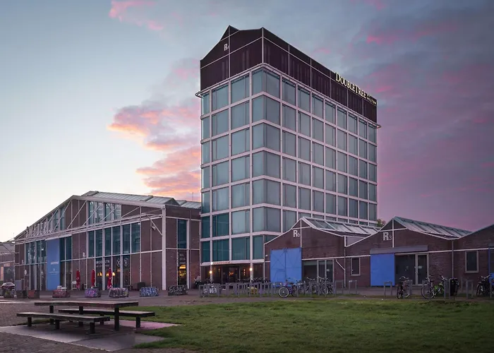 Doubletree By Hilton Amsterdam - Ndsm Wharf