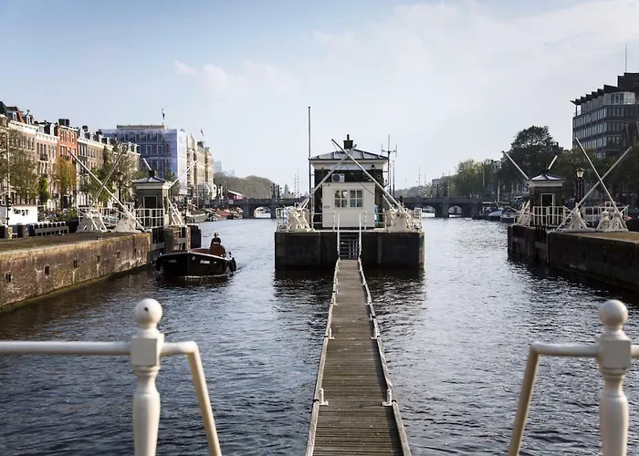 SWEETS - Amstelschutsluis