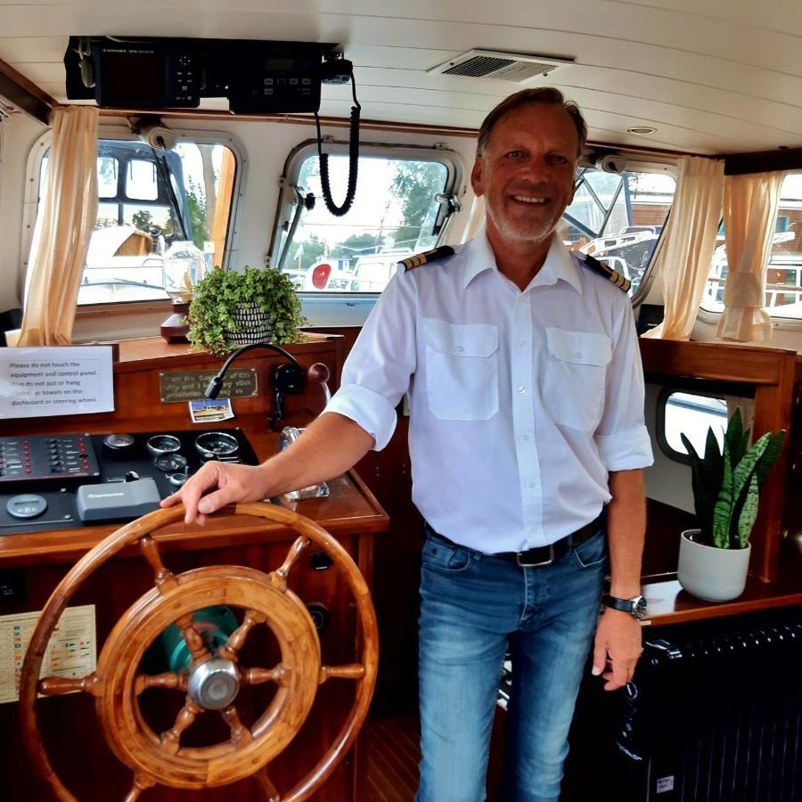 Motor Yacht Amstelle Bateau-hôtel *