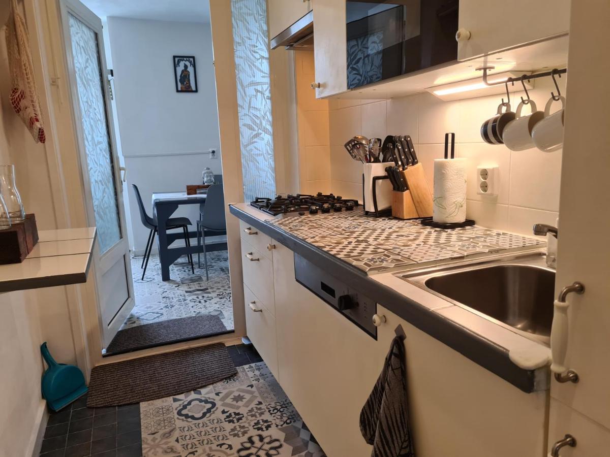 Căn hộ 1 Bedroom 15 Min By Tram To Centre!