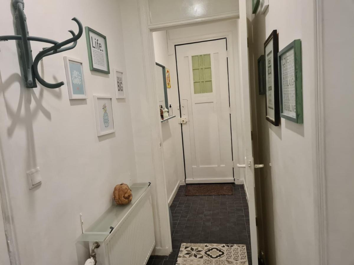1 Bedroom 15 Min By Tram To Centre! Căn hộ