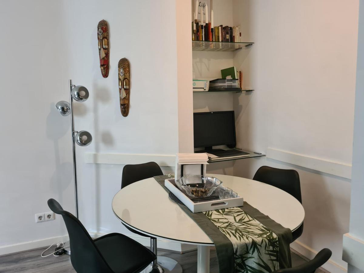 Căn hộ 1 Bedroom 15 Min By Tram To Centre!