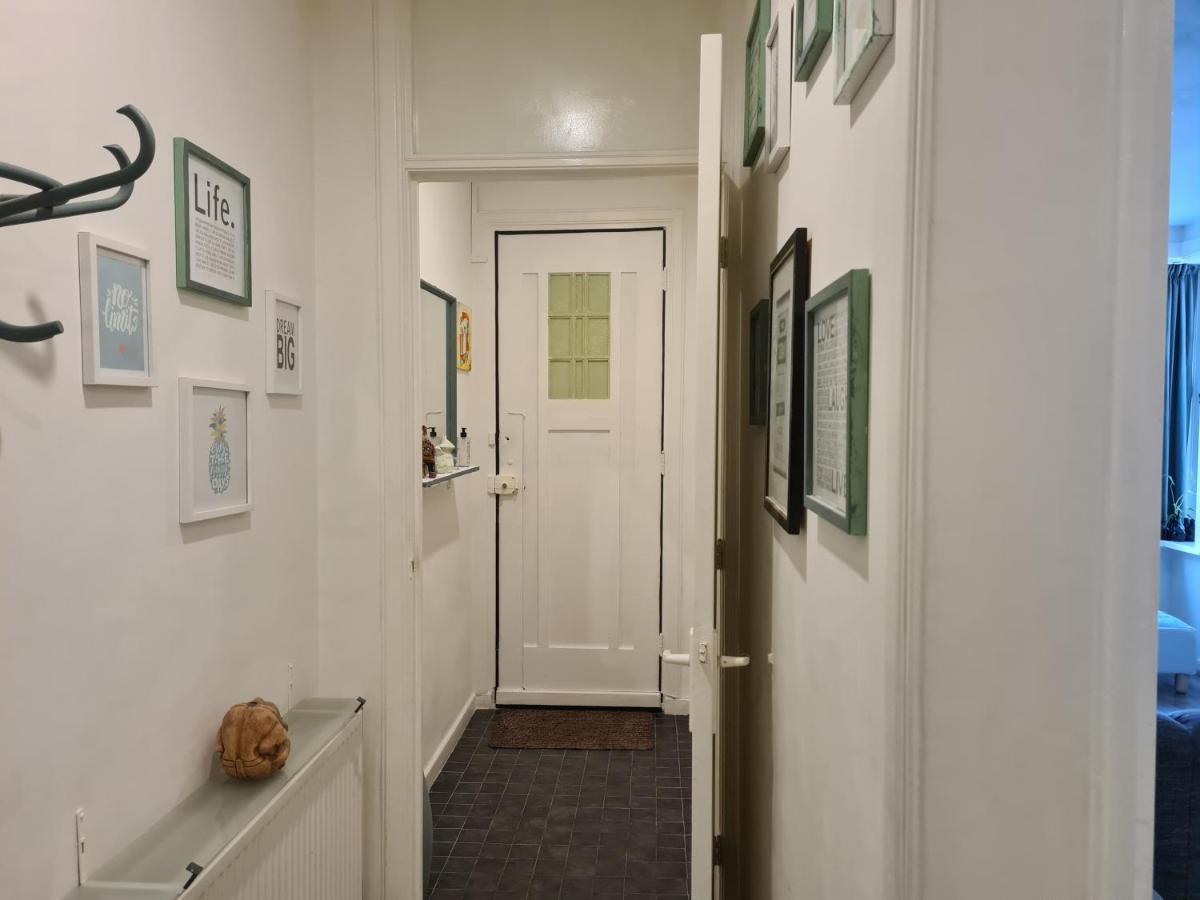 Căn hộ 1 Bedroom 15 Min By Tram To Centre!