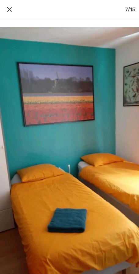 Ở trọ Nicole, Not For Parties, Not A Hotel, With Shared Bathroom, No Kitchen Amsterdam