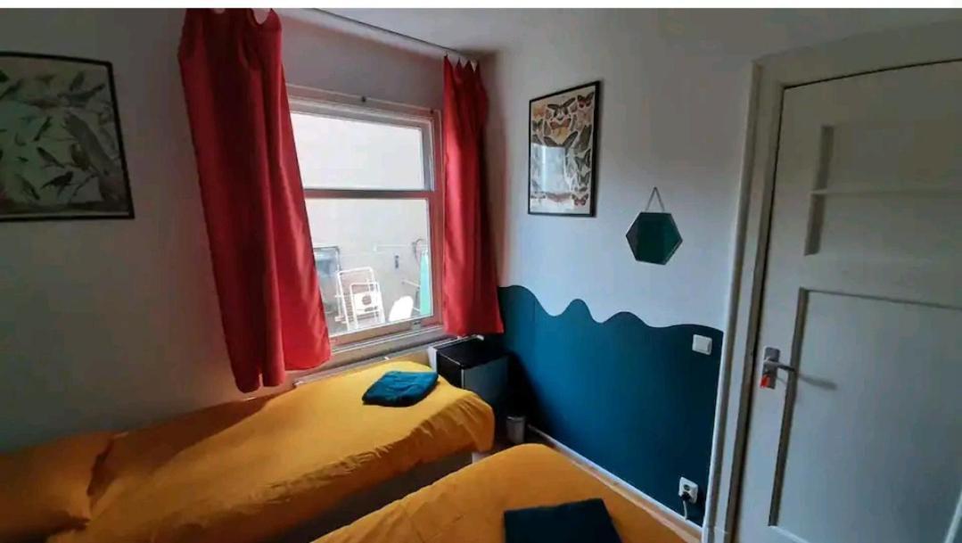 Ở trọ Nicole, Not For Parties, Not A Hotel, With Shared Bathroom, No Kitchen