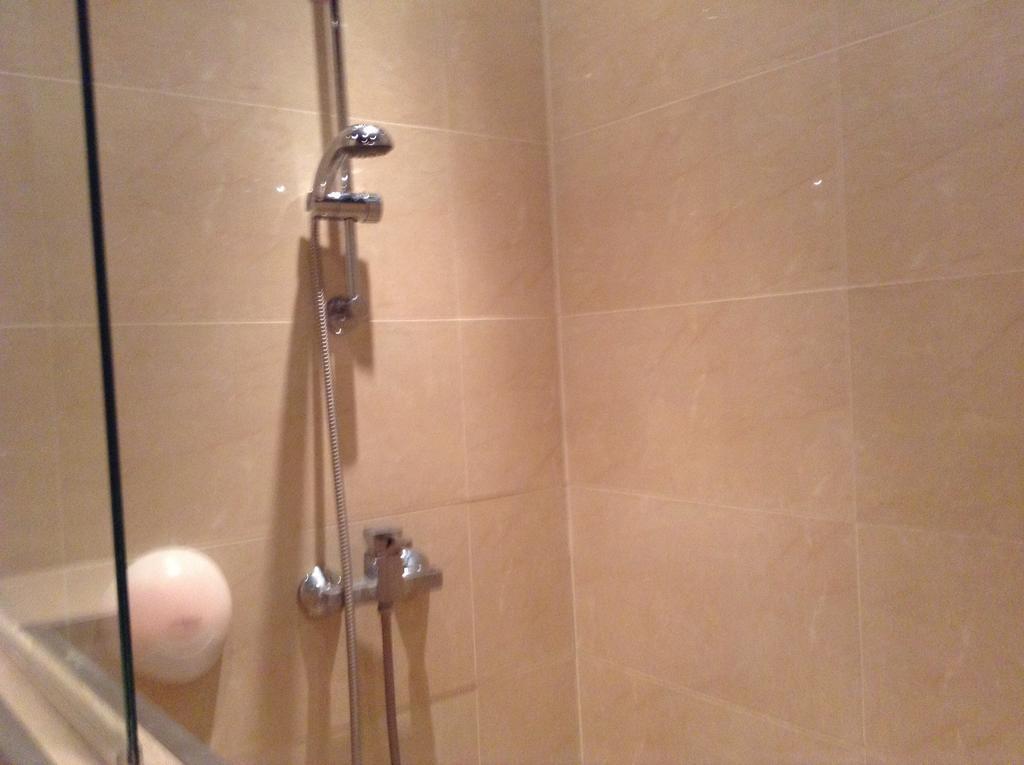 Aadam Wilhelmina Khách sạn 3*