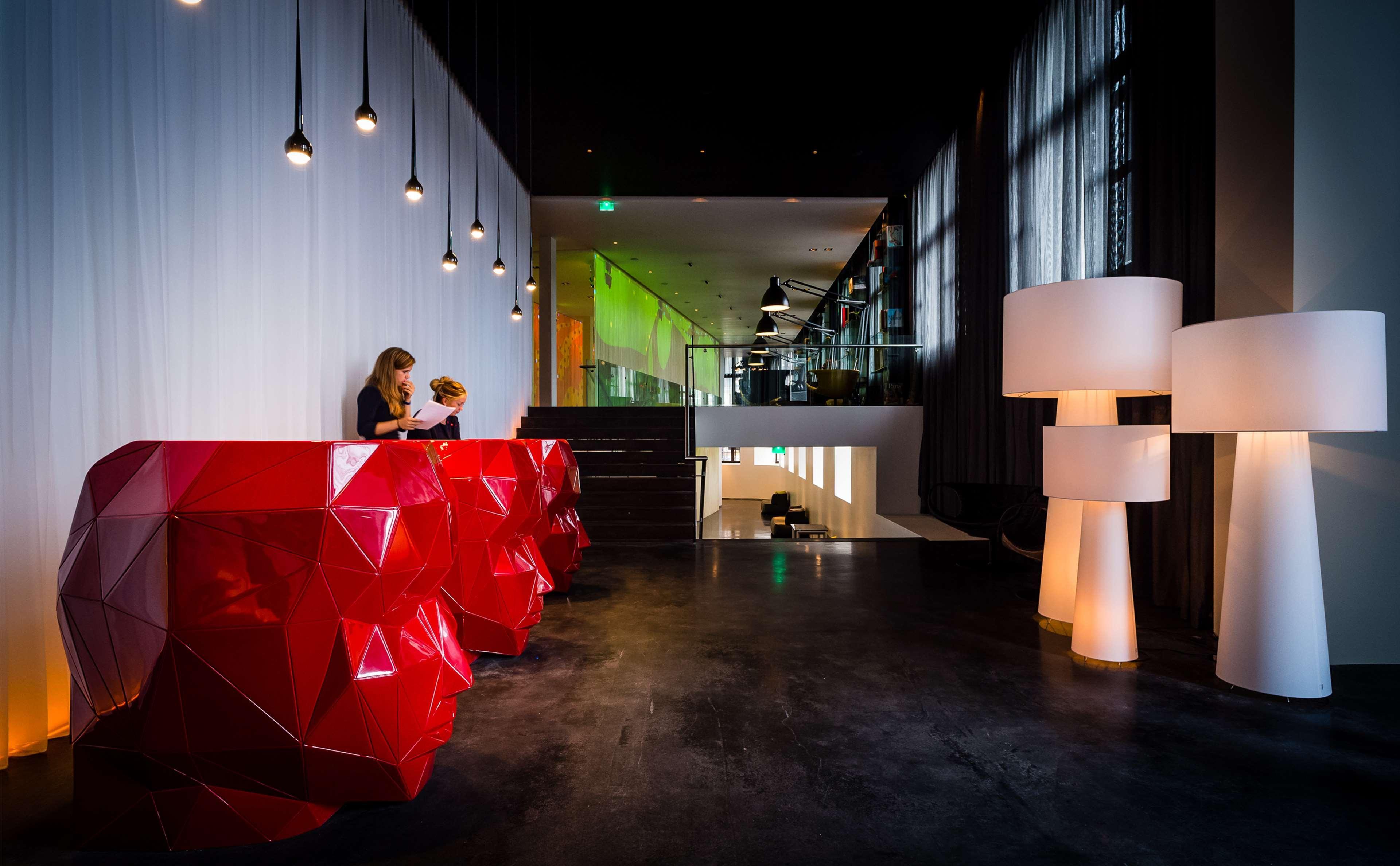 Khách sạn Art'otel Amsterdam, Powered By Radisson 4*