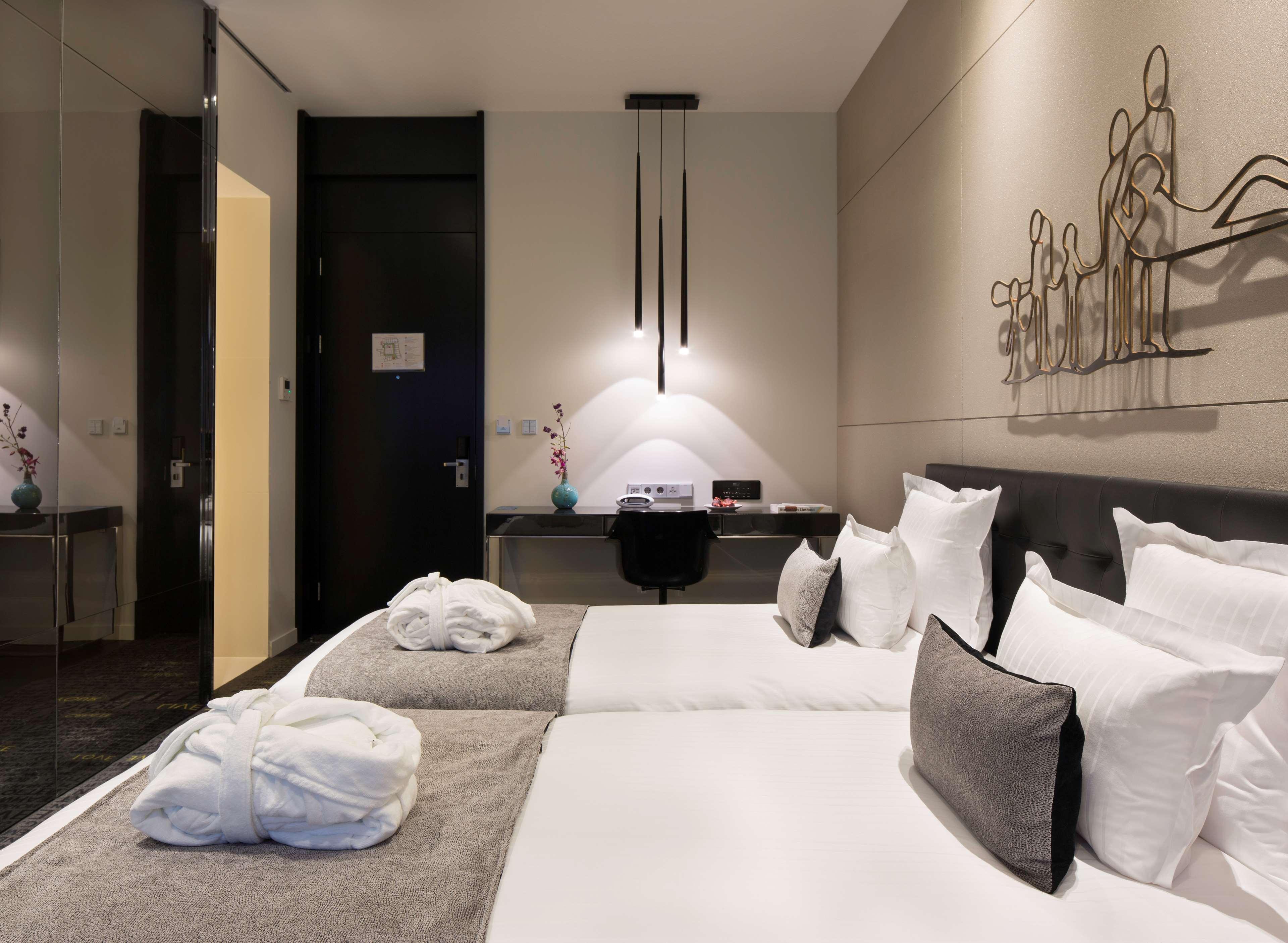 Khách sạn Art'otel Amsterdam, Powered By Radisson 4*
