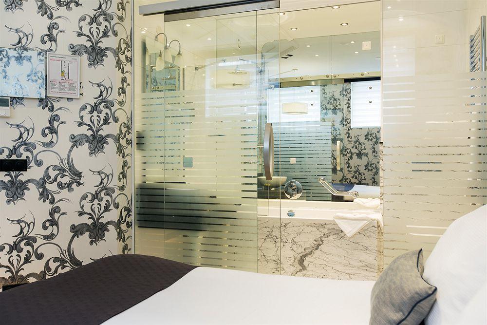 Canal Hotel 3*